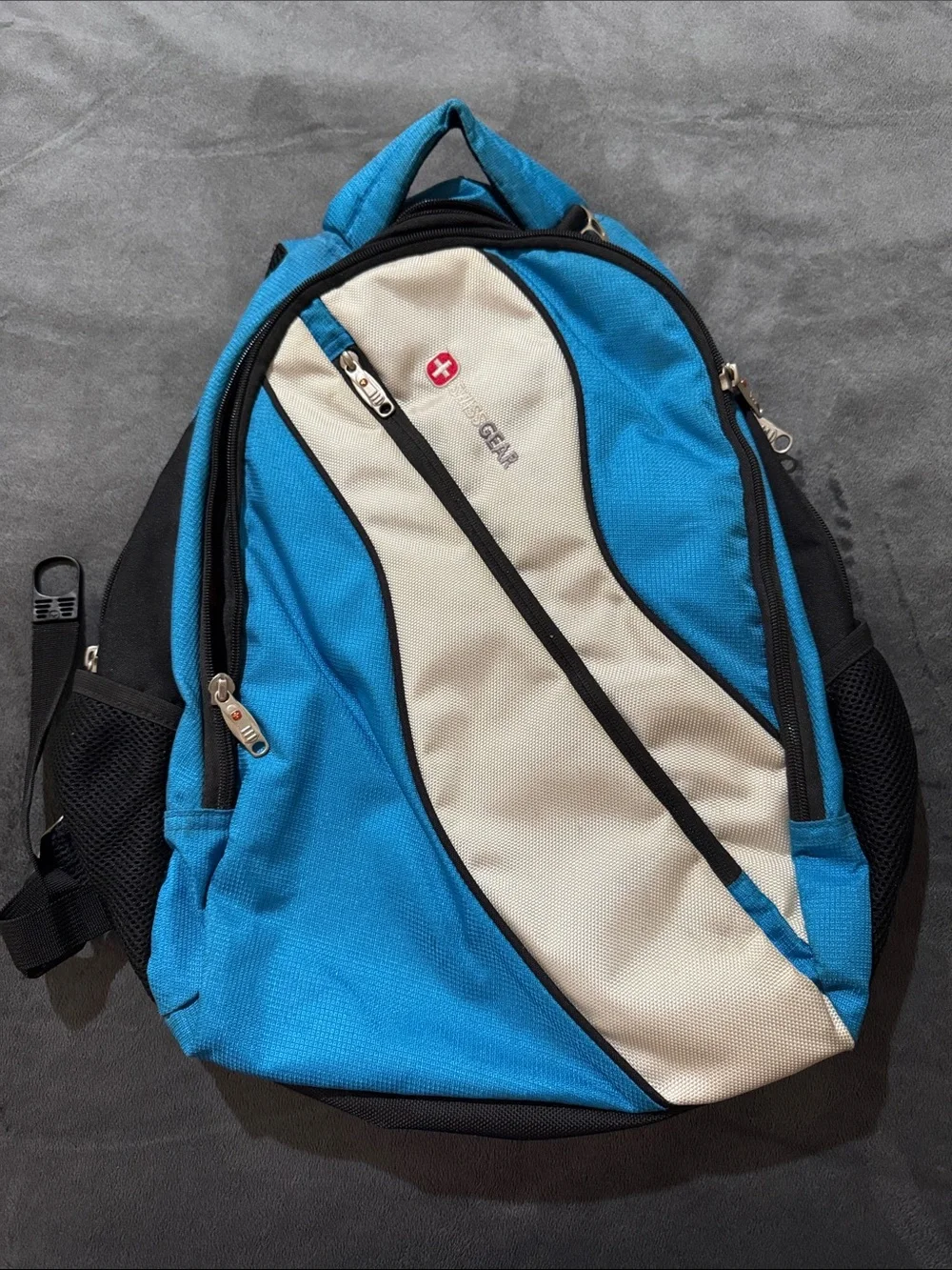 SwissGear Blue and Cream Laptop Backpack with Multiple Pockets